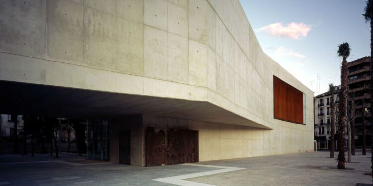 La exposición del MuVIM sobre el Santo Cáliz de Valencia viajará por la provincia 1 La exposición del MuVIM sobre el Santo Cáliz de Valencia viajará por la provincia