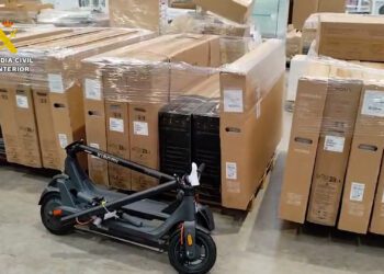 Dos detenidos y dos identificados por la comisión de varios robos en empresas de Ribarroja de Túria