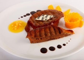 Viena Capellanes rinde un homenaje a Valencia con su torrija innovadora para la Semana Santa