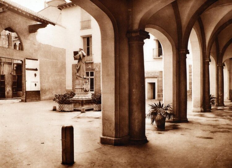 La Mare de Deu dels Desamparats parte de la propia historia del Pueblo Valenciano y del Cap i Casal