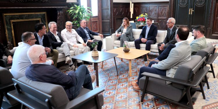 Valencia acogerá en 2026 el Simposio Internacional de Pirotecnia con el respaldo firme del Ayuntamiento 1 Valencia acogerá en 2026 el Simposio Internacional de Pirotecnia con el respaldo firme del Ayuntamiento