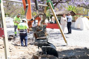 0528 Renovacion del area de juegos infantiles cauce rio 17