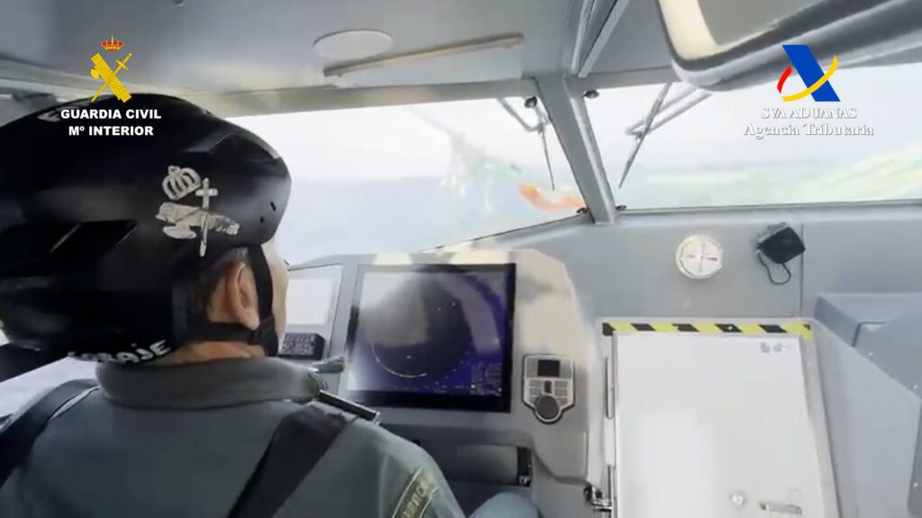 Intervenidas 6 embarcaciones dedicadas al narcotráfico en el mar de Alborán y detenidas 4 personas por drogas y contrabando 2 2025 05 18 intervencion alboran 03