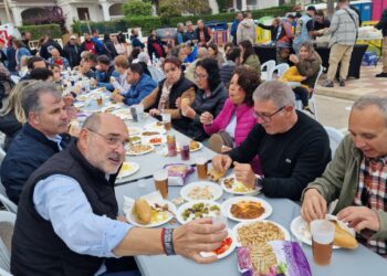 Éxito rotundo del almuerzo popular del 1 de mayo en la playa de Xeraco