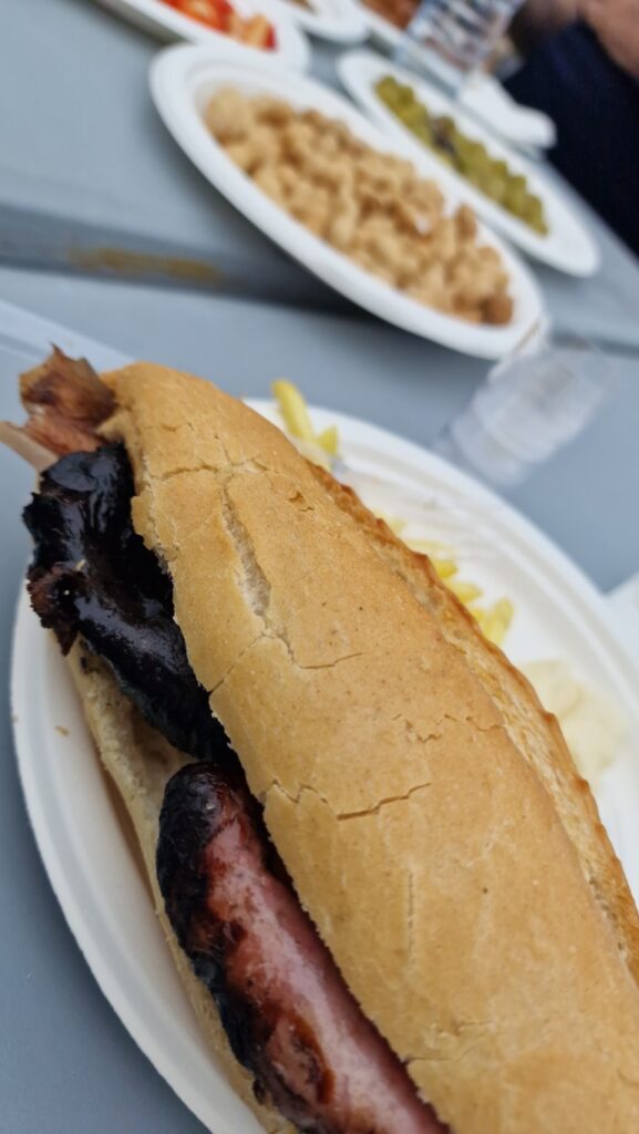 Éxito rotundo del almuerzo popular del 1 de mayo en la playa de Xeraco 14 20250501 103049 Mediana