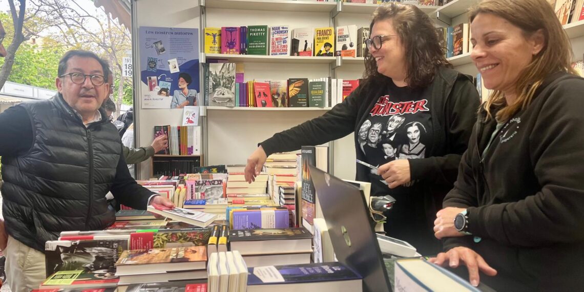 El director general de Cultura anuncia nuevas ayudas para las librerías que no han podido abrir tras la riada 1 El director general de Cultura anuncia nuevas ayudas para las librerías que no han podido abrir tras la riada