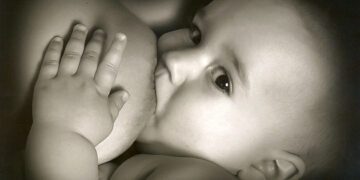 Más de 400 recién nacidos prematuros de la Comunitat Valenciana se alimentan con leche materna donada cada año
