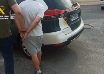 Dos detenidos por disparar en la cabeza a un joven en Orihuela Costa (Alicante)