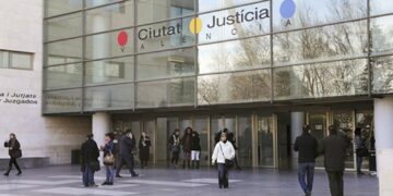 La Fiscalía archiva la denuncia por terapias de conversión: Educación deberá decidir si hubo infracción