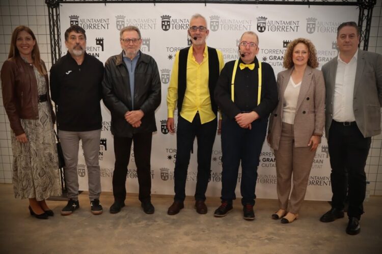 Más de 600 asistentes celebran en Torrent la diversidad, en el show de Josete y Edu Luky, en una noche mágica e inolvidable de humor, emoción e inclusión