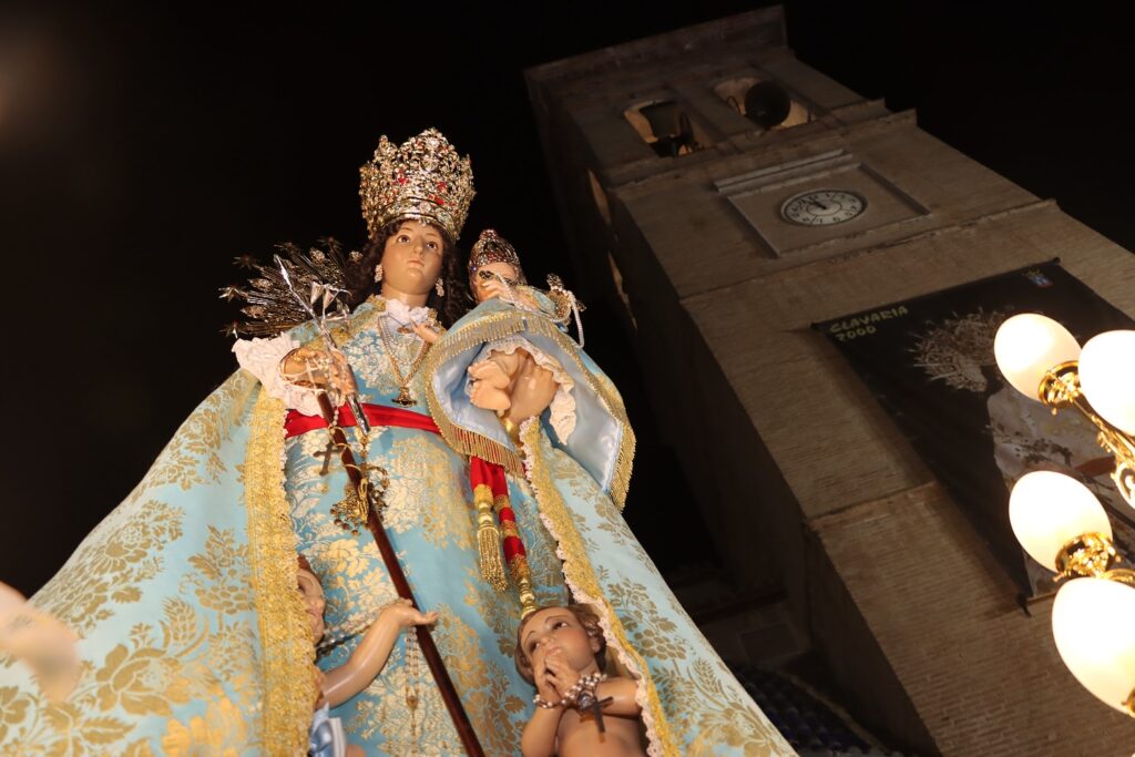 Torrent se rinde a la Mare de Deu dels Desamparats, patrona de la localidad 9 496954646 18499645639062066 6553997434126466523 n