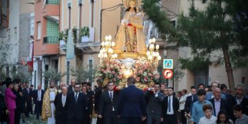 Torrent se rinde a la Mare de Deu dels Desamparats, patrona de la localidad