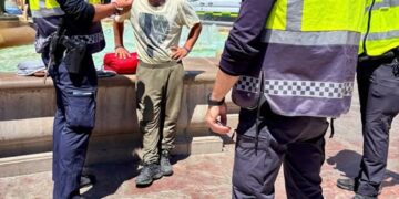 La Policía Local de Valencia detiene a un hombre que acababa de acuchillar a una turista italiana en el centro de la capital