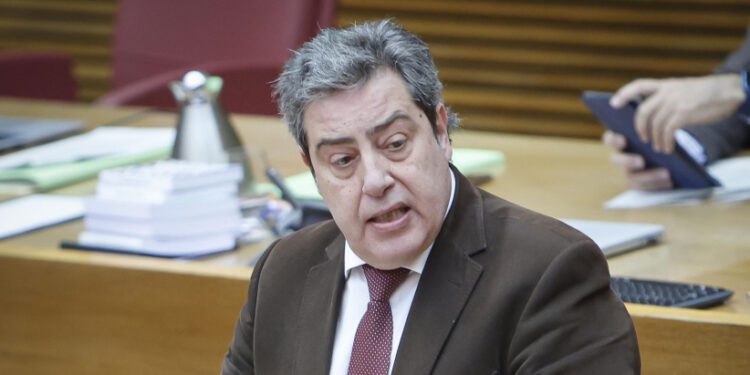 Vox intensifica su ofensiva contra la Acadèmia Valenciana de la Llengua: recortes presupuestarios y declaraciones polémicas 1 Vox intensifica su ofensiva contra la Acadèmia Valenciana de la Llengua: recortes presupuestarios y declaraciones polémicas