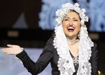 Adriana Vico Melgar de la Hoguera Diputación Renfe, nueva Bellea del Foc 2025