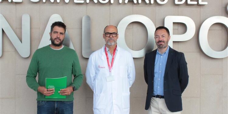 El Hospital Universitario del Vinalopó y la Asociación Española contra el Cáncer firman un convenio de colaboración