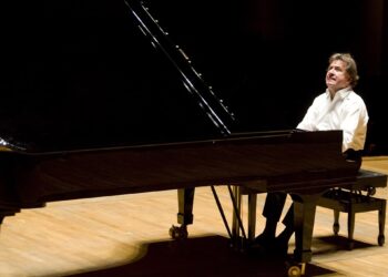 Con un concierto en en recital y en formato sinfónico