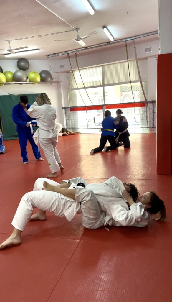 Los gimnasios valencianos experimentan un incremento notable de alumnos en artes marciales 2 Clases de judo mixto en Ronin Valencia
