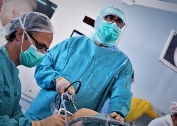 El hospital Ribera IMSKE, acreditado por la Asociación Española de Artroscopia como centro de formación