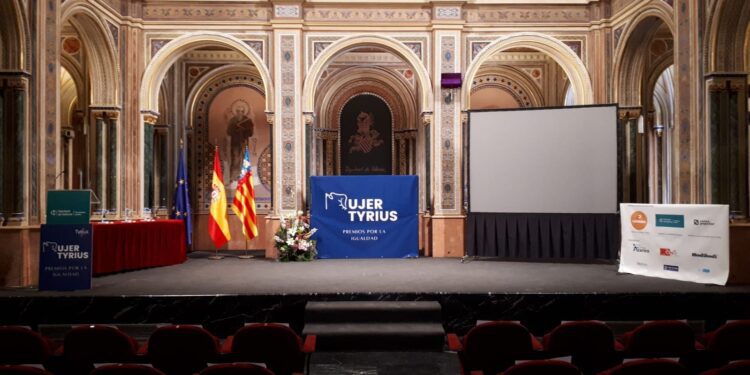 Éxito en la II Gala Premios Mujeres Tyrius por la Igualdad en Valencia
