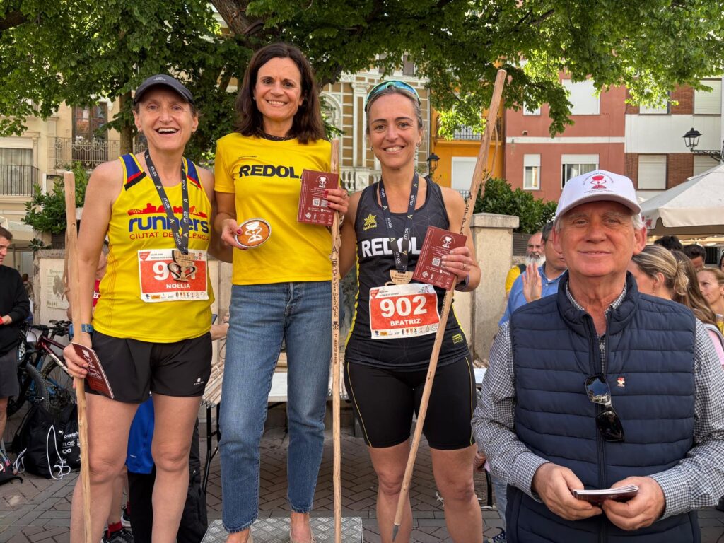Éxito absoluto en el Maratón del Santo Grial: deporte, historia y valores en el corazón de Castellón 4 Ganadoras de la carrera con Jesus Gimeno Peris