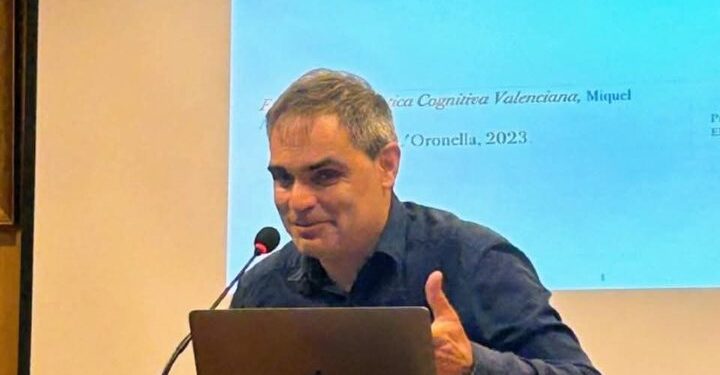 Conferència en la RACV al voltant del Valencià, ¿Llengua o dialecte?