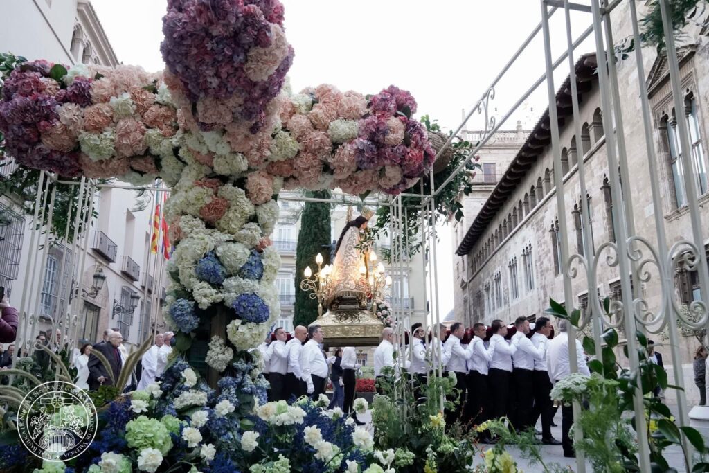 Comienzan las celebraciones de la Mare de Deu dels Desamparats, patrona del Regne de Valéncia 4 GqIAWTGW4AA1nbM