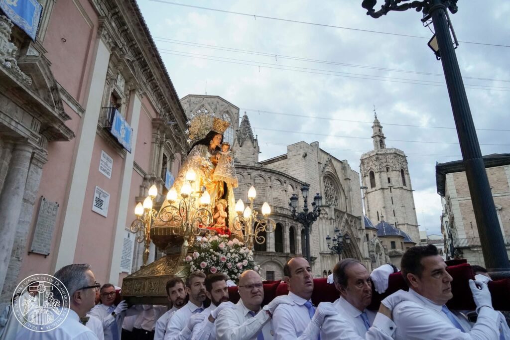 Comienzan las celebraciones de la Mare de Deu dels Desamparats, patrona del Regne de Valéncia 2 GqIAWTKWYAEDOgh
