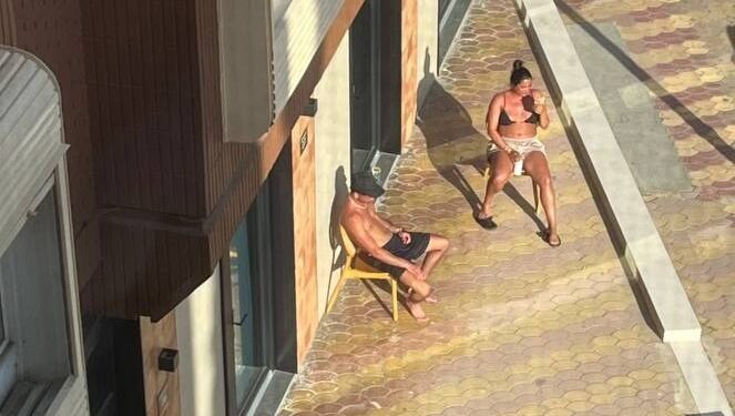 Turistas "en cueros" en los apartamentos turísticos 1 Turistas en cueros en los apartamentos turísticos