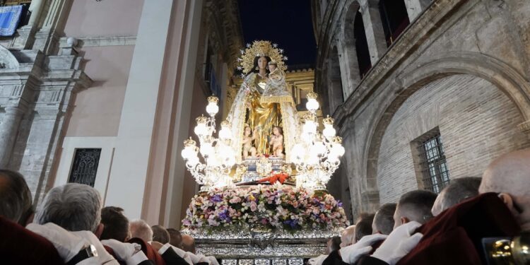 La Mare de Deu dels Desamparats irá a hombros en la Procesión General por primera vez