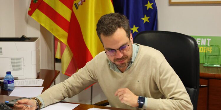 Vox se la lía a Amparo Folgado y amaga con irse del gobierno municipal de Torrent si no se atienden sus reivindicaciones