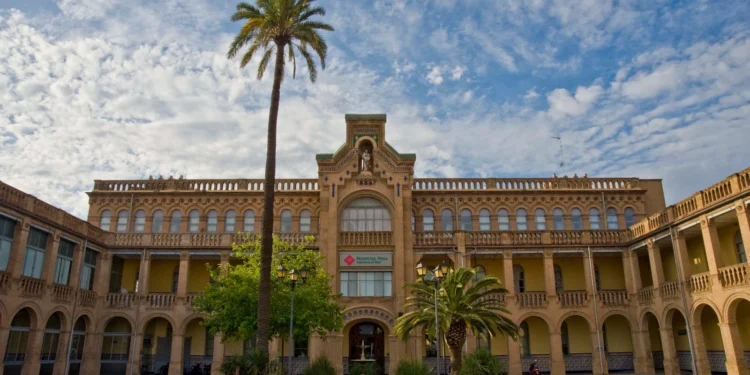 Hospital Valencia al Mar: de promesa sociosanitaria a foco de abandono institucional 1 Hospital Valencia al Mar: de promesa sociosanitaria a foco de abandono institucional