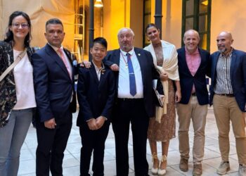 Valencia celebra la II Gala de los Doctores con un emotivo homenaje a la excelencia académica