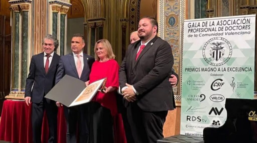 Valencia celebra la II Gala de los Doctores con un emotivo homenaje a la excelencia académica 3 I Gala de los Doctores con un emotivo homenaje a la excelencia academica 8