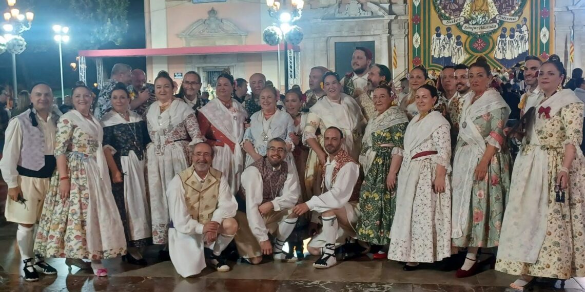 Lo Rat Penat celebra els 50 anys de la Dansà a la Mare de Deu dels Desamparats