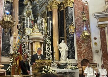 Lo Rat Penat celebra una emotiva missa en honor a la Mare dels Desamparats 10 Lo Rat Penat celebra una emotiva missa en honor a la Mare dels Desamparats