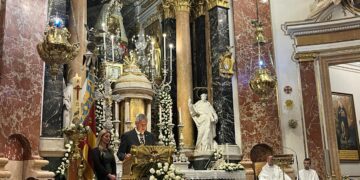 Lo Rat Penat celebra una emotiva missa en honor a la Mare dels Desamparats