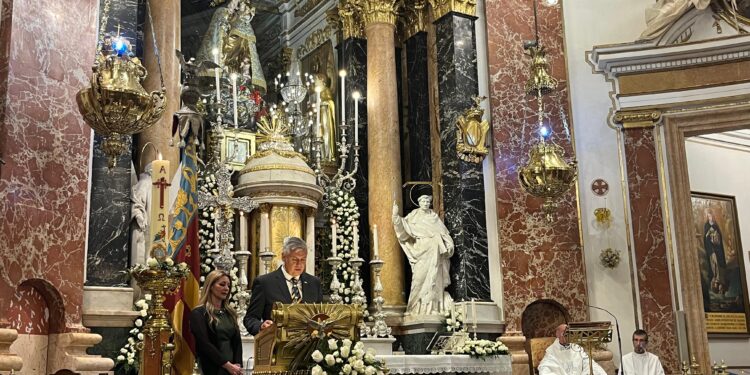 Lo Rat Penat celebra una emotiva missa en honor a la Mare dels Desamparats 1 Lo Rat Penat celebra una emotiva missa en honor a la Mare dels Desamparats