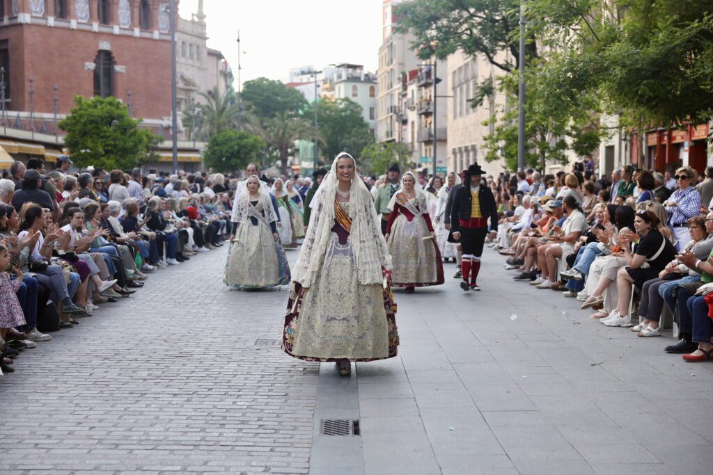 La Virgen procesionó a hombros por el Cap i Casal 5 IMG 2862