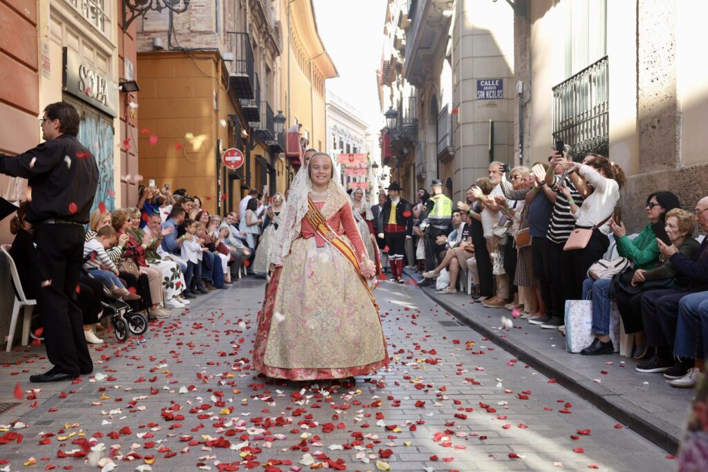 La Virgen procesionó a hombros por el Cap i Casal 2 IMG 2864