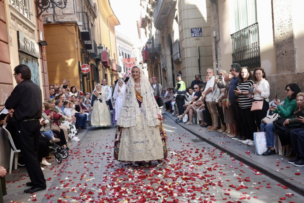 La Virgen procesionó a hombros por el Cap i Casal 7 IMG 2916
