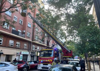 Siete personas heridas por un incendio en la calle Artes Gráficas de Valencia: quemaduras, humo y evacuaciones de urgencia