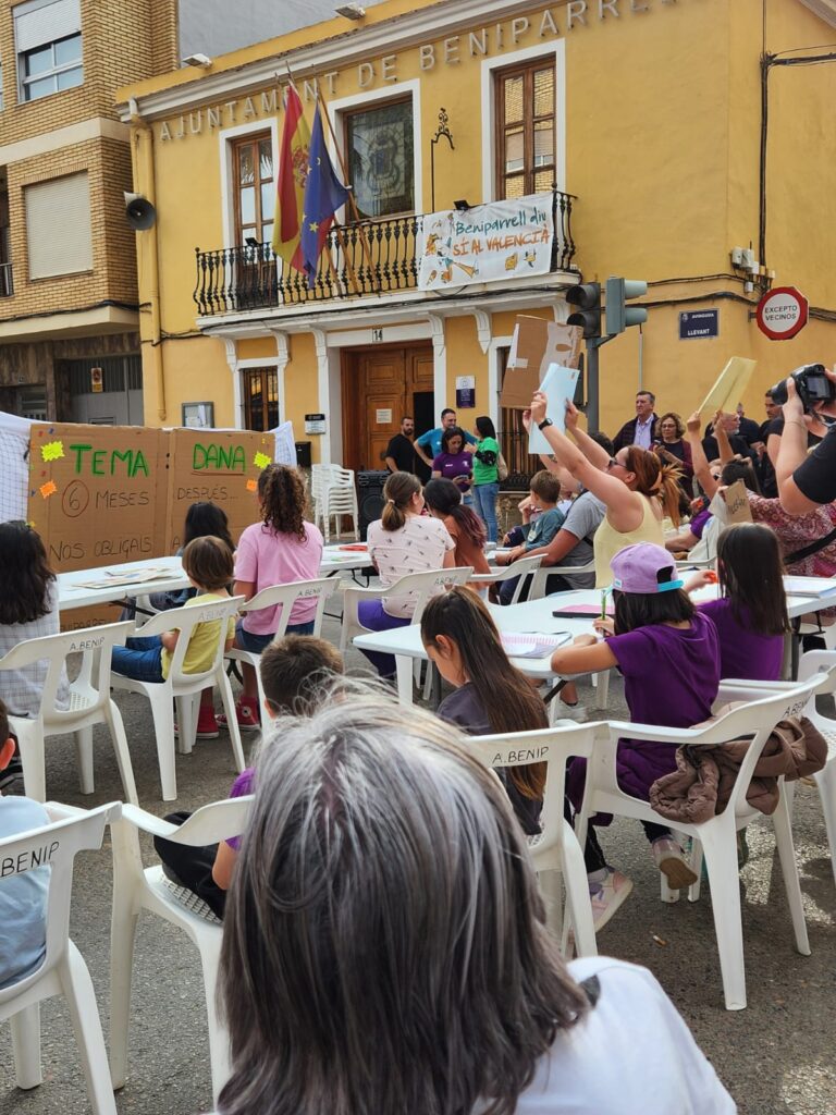 Cuando reconstruir una escuela se convierte en una odisea: Beniparrell se planta 11 Imagen de WhatsApp 2025 05 18 a las 17.39.22 39fc48d6