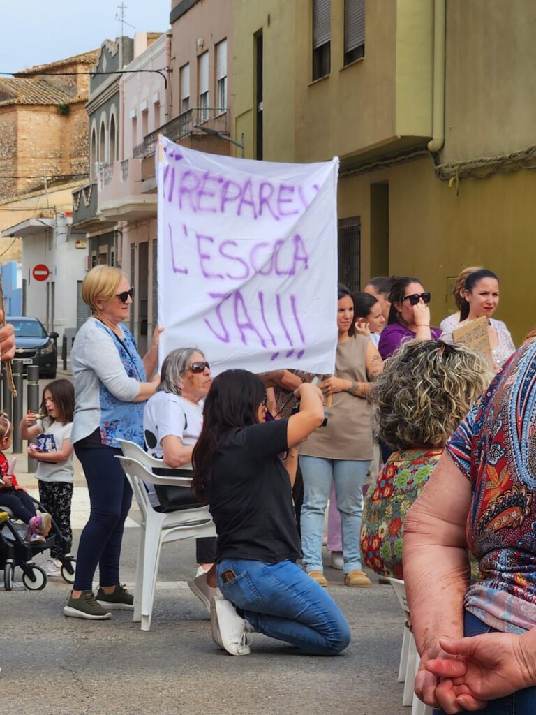 Cuando reconstruir una escuela se convierte en una odisea: Beniparrell se planta 12 Imagen de WhatsApp 2025 05 18 a las 17.39.22 ad96e7b6