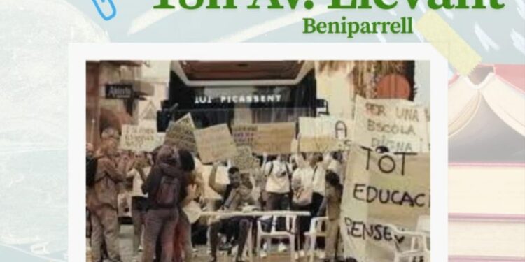 Beniparrell vuelve a salir a la calle: nueva protesta por el regreso a la escuela
