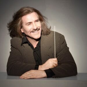 El Palau de la Música acoge un espectacular concierto solidario de Luis Cobos 2 El Palau de la Música acoge un espectacular concierto solidario de Luis Cobos