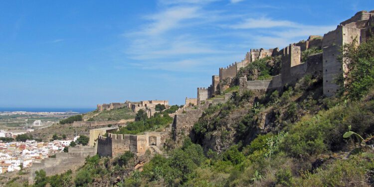 El Ayuntamiento de Sagunto adecuará y mejorará el entorno de acceso al complejo monumental