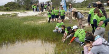 Escolares realizan una “suelta” de gallipatos del proyecto de conservación promovido por Caixa Popular y Fundación BIOPARC