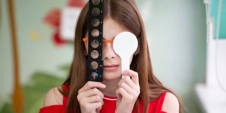 Expertos de Vithas señalan la importancia de la salud visual en los jóvenes para su desarrollo cognitivo