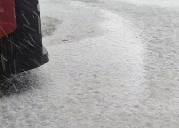 Las precipitaciones dejan una impresionante tormenta con pedrisco con 37 litros en 20 minutos en l'Olleria